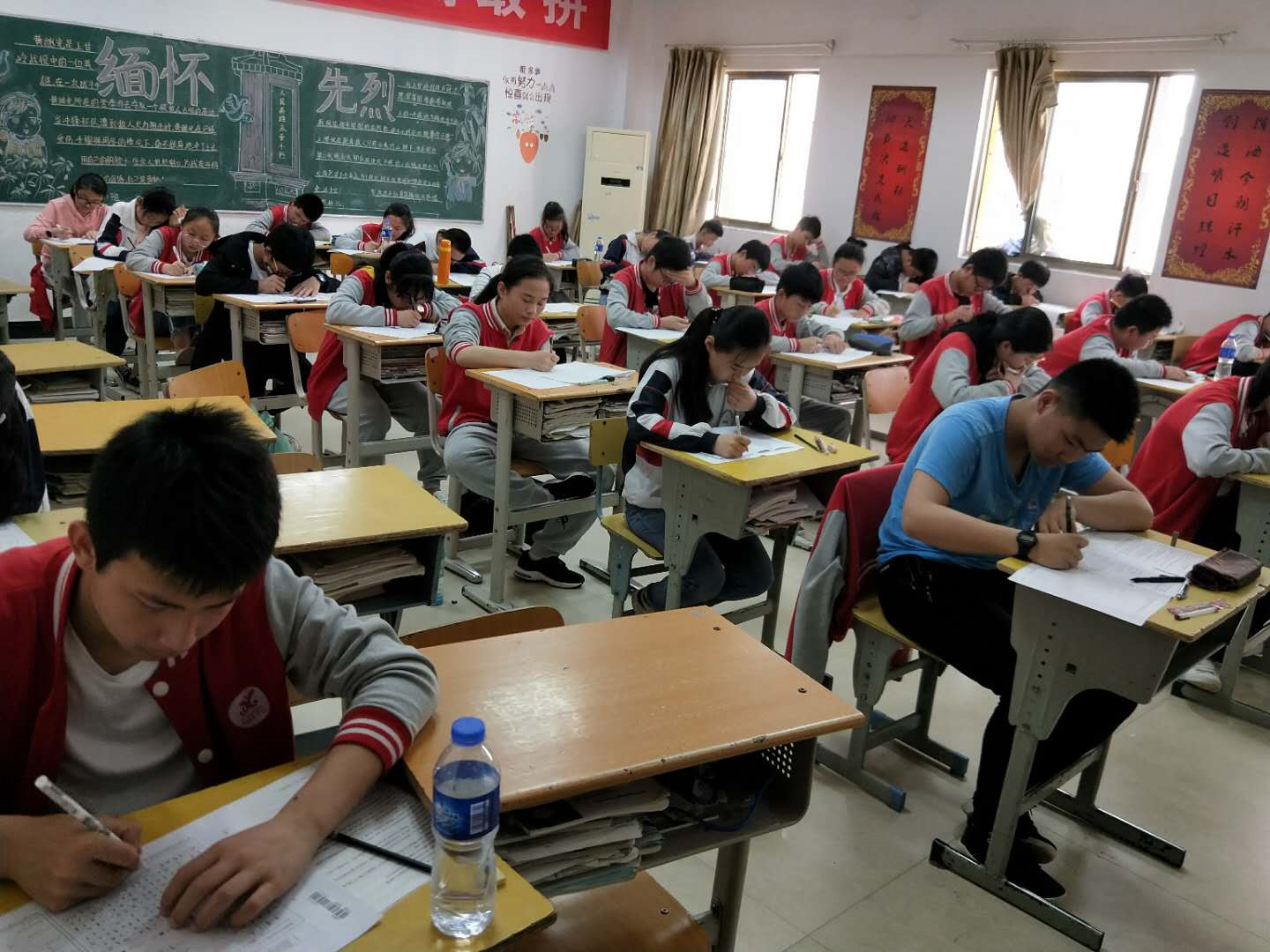 E:\雜項(xiàng)\稿費(fèi)\2019\聚仁堂稿件4月\南昌現(xiàn)代外國語學(xué)校已修改的文章(1)\南昌現(xiàn)代外國語學(xué)校已修改的文章\一朝耕耘  一朝收獲\期中\(zhòng)微信圖片_2019042520395412.jpg