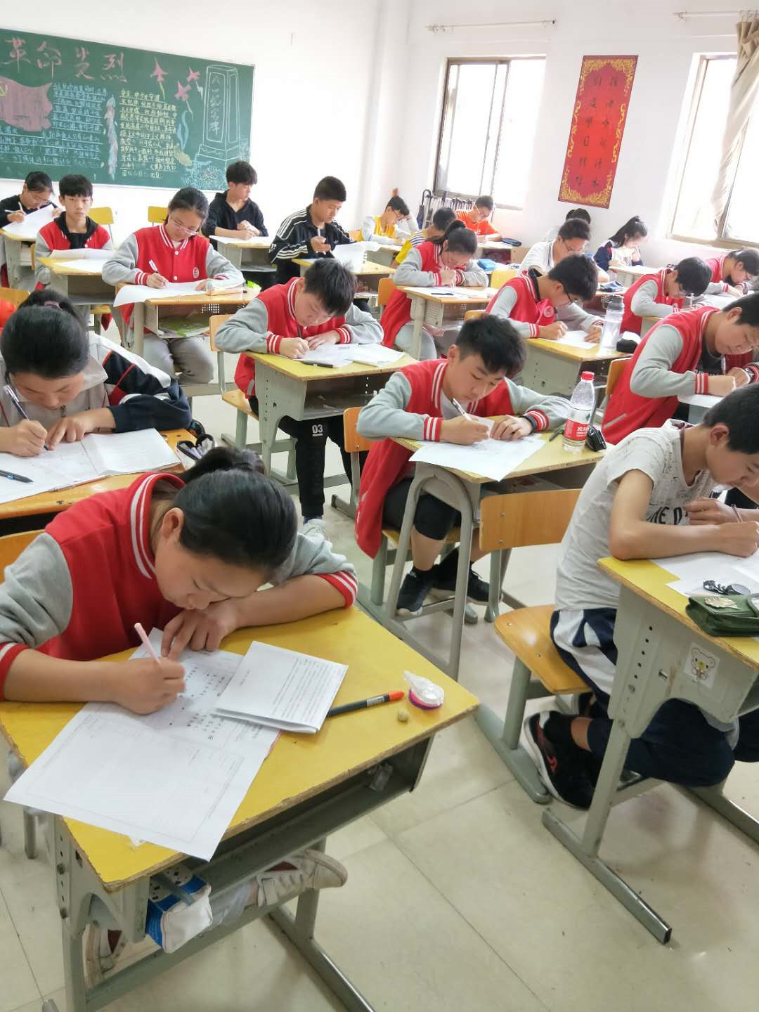 E:\雜項(xiàng)\稿費(fèi)\2019\聚仁堂稿件4月\南昌現(xiàn)代外國語學(xué)校已修改的文章(1)\南昌現(xiàn)代外國語學(xué)校已修改的文章\一朝耕耘  一朝收獲\期中\(zhòng)微信圖片_2019042520395411.jpg