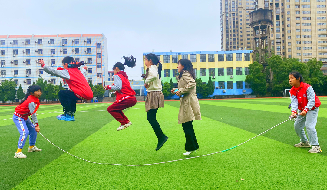 大課間1.jpg 大課間1.jpg