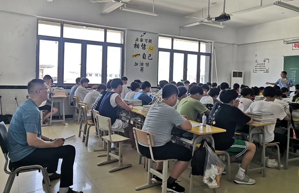 技工1.jpg 技工1.jpg